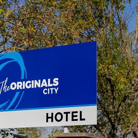 The Originals City, Hotel Парай-ле-Мониал Екстериор снимка