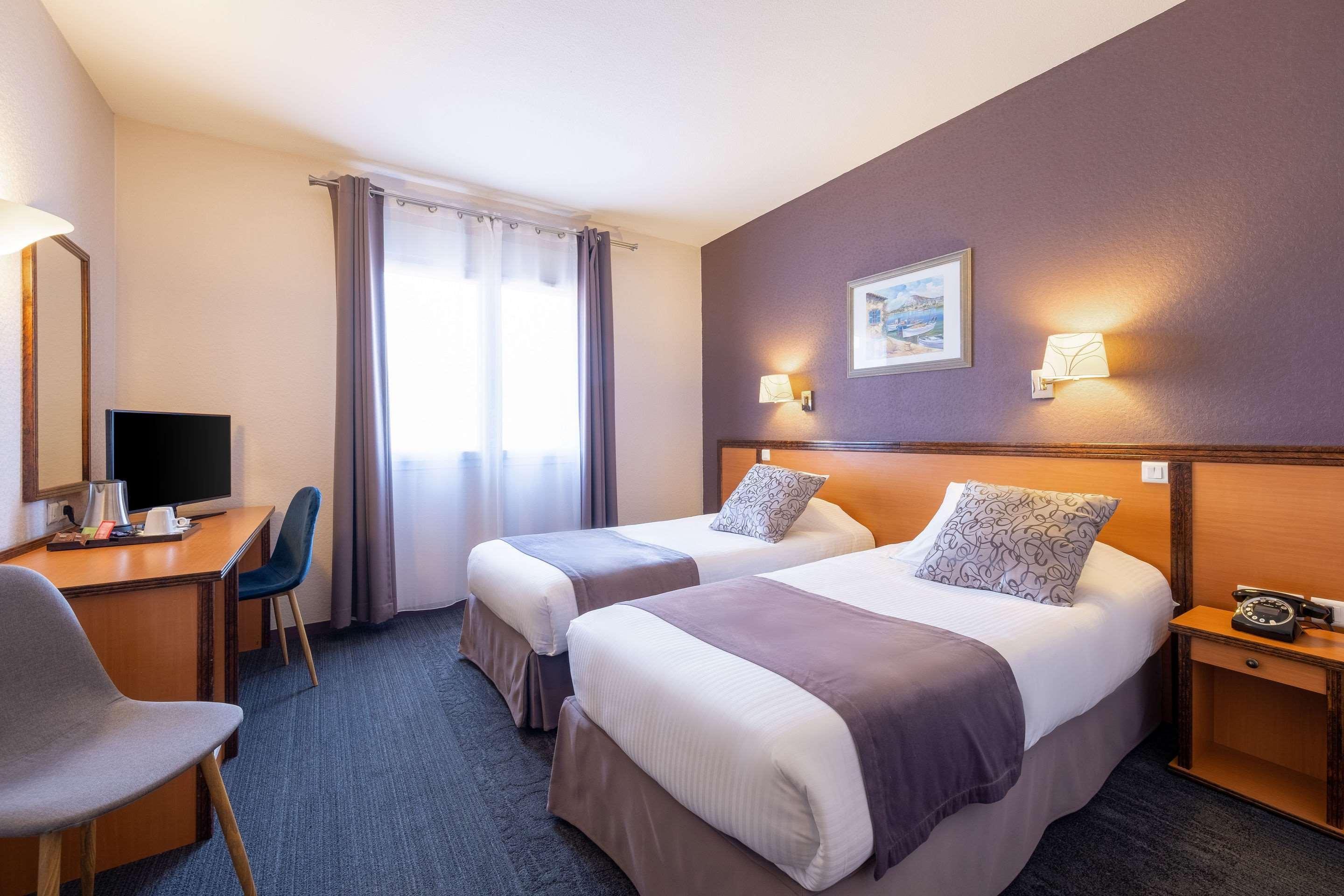 The Originals City, Hotel Парай-ле-Мониал Екстериор снимка