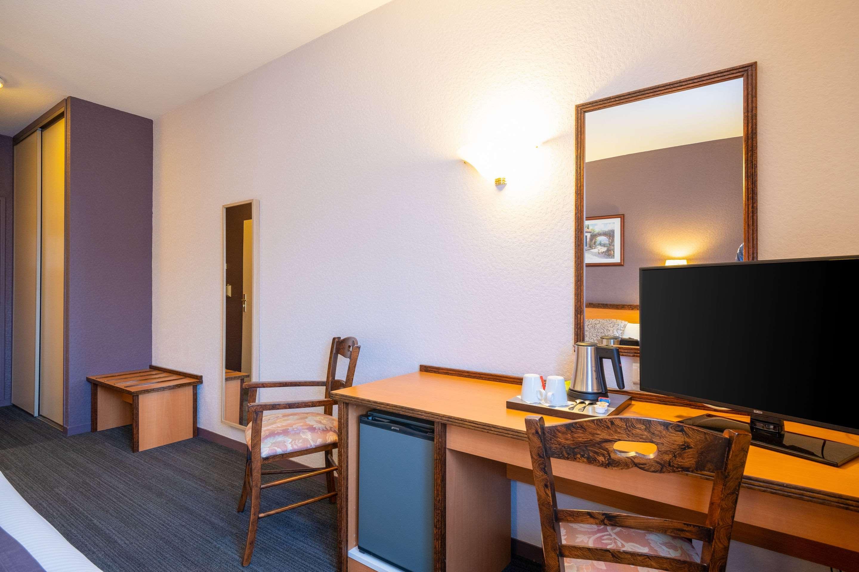 The Originals City, Hotel Парай-ле-Мониал Екстериор снимка